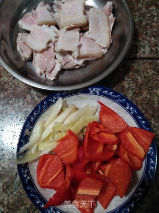 回锅肉的做法步骤：1