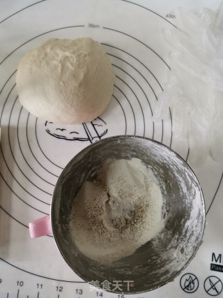 鸡蛋灌饼的做法步骤：1