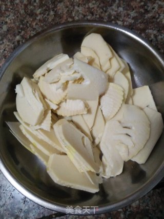 春笋炒肉片的做法步骤：2
