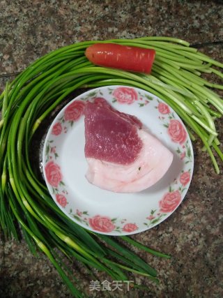 蒜薹炒肉丝的做法步骤：1