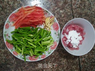 蒜薹炒肉丝的做法步骤：2