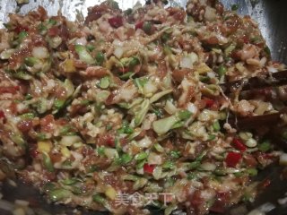 猪肉槐花饺的做法步骤：4