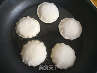 香煎猪肉槐花馅饼的做法步骤：9