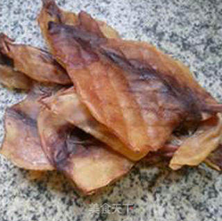 鱿鱼鲞炒黄瓜的做法步骤：1