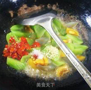 皮蛋炒莴笋的做法步骤：9