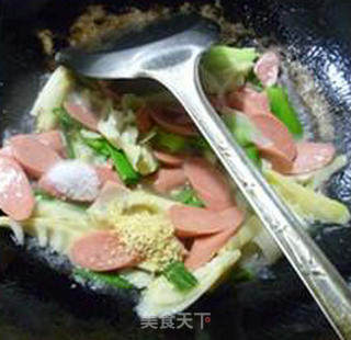 火腿肠炒笋尖的做法步骤：11