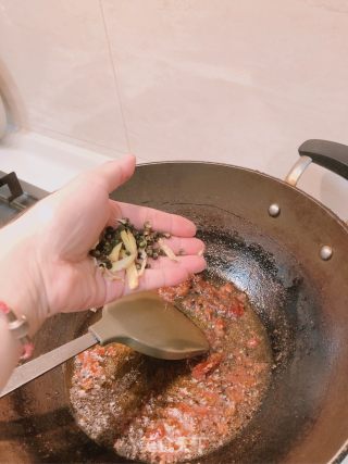 青椒酱炒虾的做法步骤：3