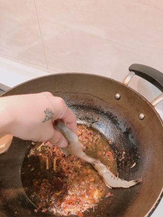 青椒酱炒虾的做法步骤：4