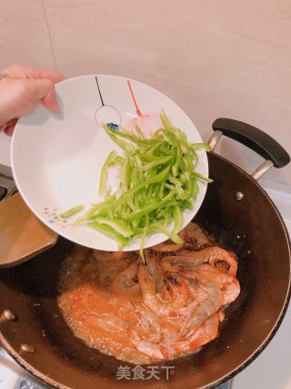 青椒酱炒虾的做法步骤：6