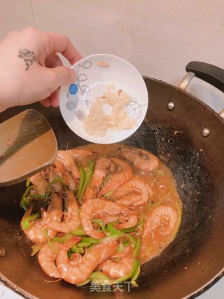 青椒酱炒虾的做法步骤：8