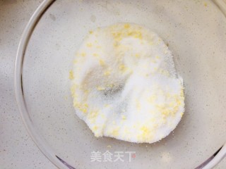 红丝绒柠香玛德琳的做法步骤：1