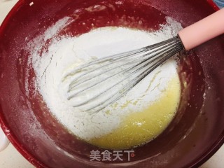 红丝绒柠香玛德琳的做法步骤：3