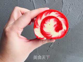 红丝绒旋风卷的做法步骤：11