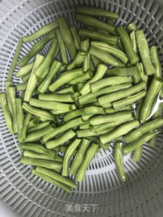 豆角炖排骨的做法步骤：3