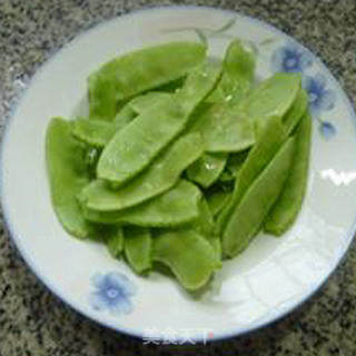 鱿鱼鲞炒扁豆的做法步骤：1