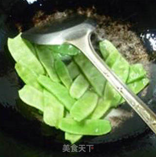 鱿鱼鲞炒扁豆的做法步骤：4