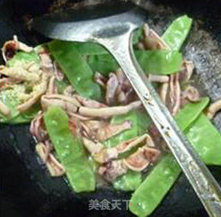 鱿鱼鲞炒扁豆的做法步骤：7