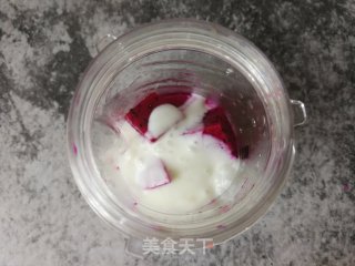 火龙果风味乳的做法步骤：4