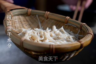 凉拌金针菇的做法步骤：4