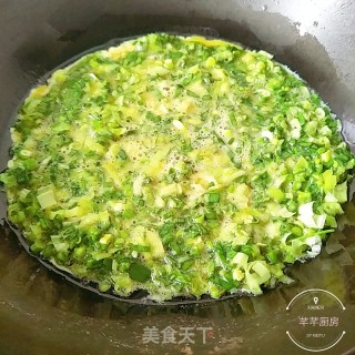 蒜薹尖鸡蛋饼的做法步骤：6