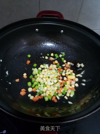 时蔬炒杂粮饭的做法步骤：4