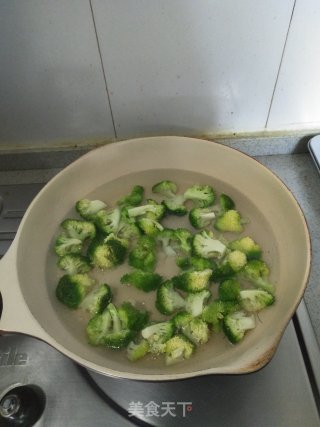土豆炒西兰花的做法步骤：5