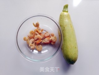 西葫芦炒开洋的做法步骤：1