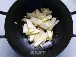 西葫芦炒开洋的做法步骤：6