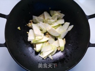 西葫芦炒开洋的做法步骤：7