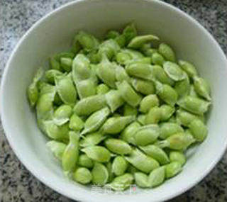榨菜丝鱿鱼鲞炒毛豆的做法步骤：4