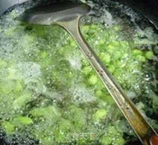 榨菜丝鱿鱼鲞炒毛豆的做法步骤：6