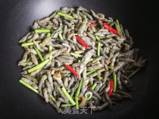 蒸楮桃穗炒蒜苔的做法步骤：13