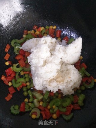 五彩菠萝饭的做法步骤：10