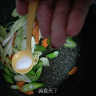 葱爆蛋的做法步骤：5