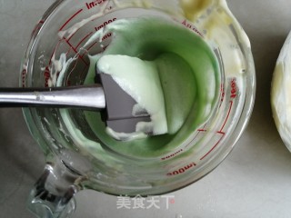 波浪纹双色戚风蛋糕的做法步骤：7