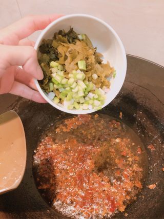 水煮麻辣牛蛙的做法步骤：5