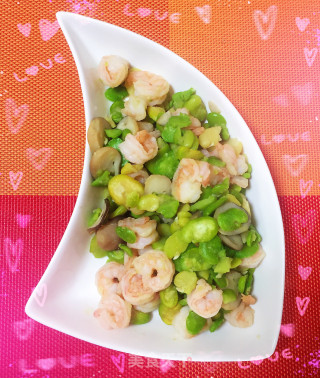 蚕豆瓣草菇炒虾仁的做法步骤：4
