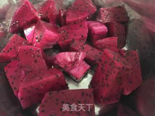 红心火龙果面包的做法步骤：2