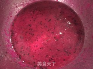 红心火龙果面包的做法步骤：3