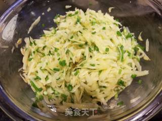 土豆鸡蛋饼的做法步骤：5