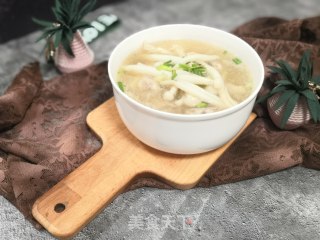 排骨松茸菇汤的做法步骤：4