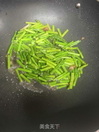 芦笋炒豆腐的做法步骤：1