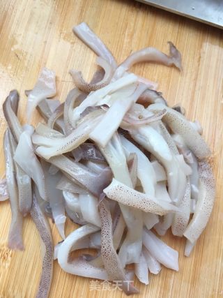 蚝油尖椒鱿鱼的做法步骤：3