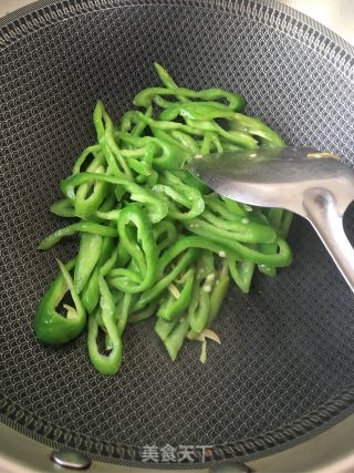 蚝油尖椒鱿鱼的做法步骤：12
