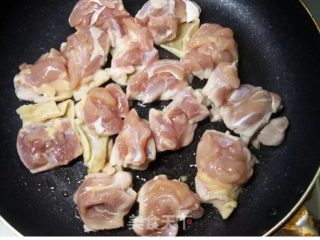 照烧鸡腿肉的做法步骤：2