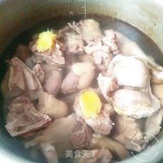 墨鱼水鸭汤的做法步骤：6