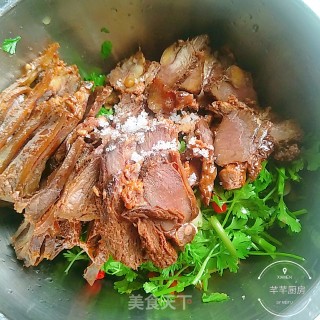 香菜拌牛肉的做法步骤：4