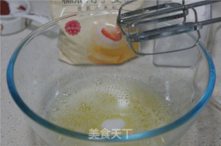 鲜果草莓奶油卷的做法步骤：2