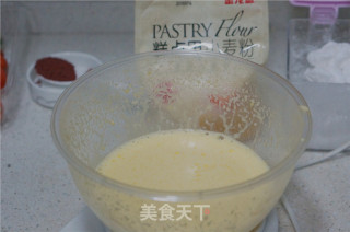 鲜果草莓奶油卷的做法步骤：4