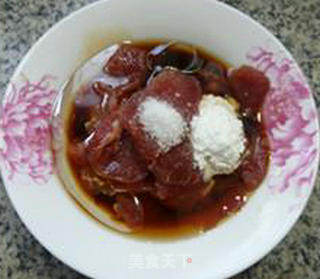 瘦肉片炒生菜的做法步骤：5